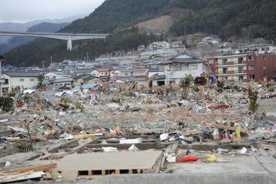 (cc) DVIDSHUB, Flickr Ödeläggelse efter en tsunami. Är det rimligt att tala om migration med sådana metaforer?
